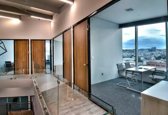 vaeo_espacio_oficina_tanarah_oficina equipada