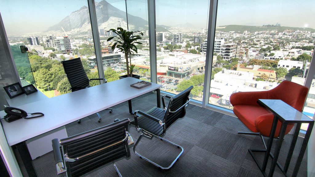 Oficinas equipadas en Monterrey con vista